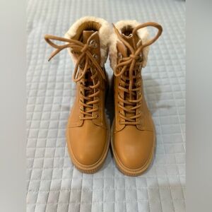 Qupid Phase-07 Women's Faux-Fur Trim Combat Boots 9